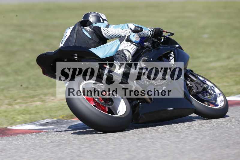 /44 09.08.2025 Plüss Moto Sport ADR/Freies Fahren/411
